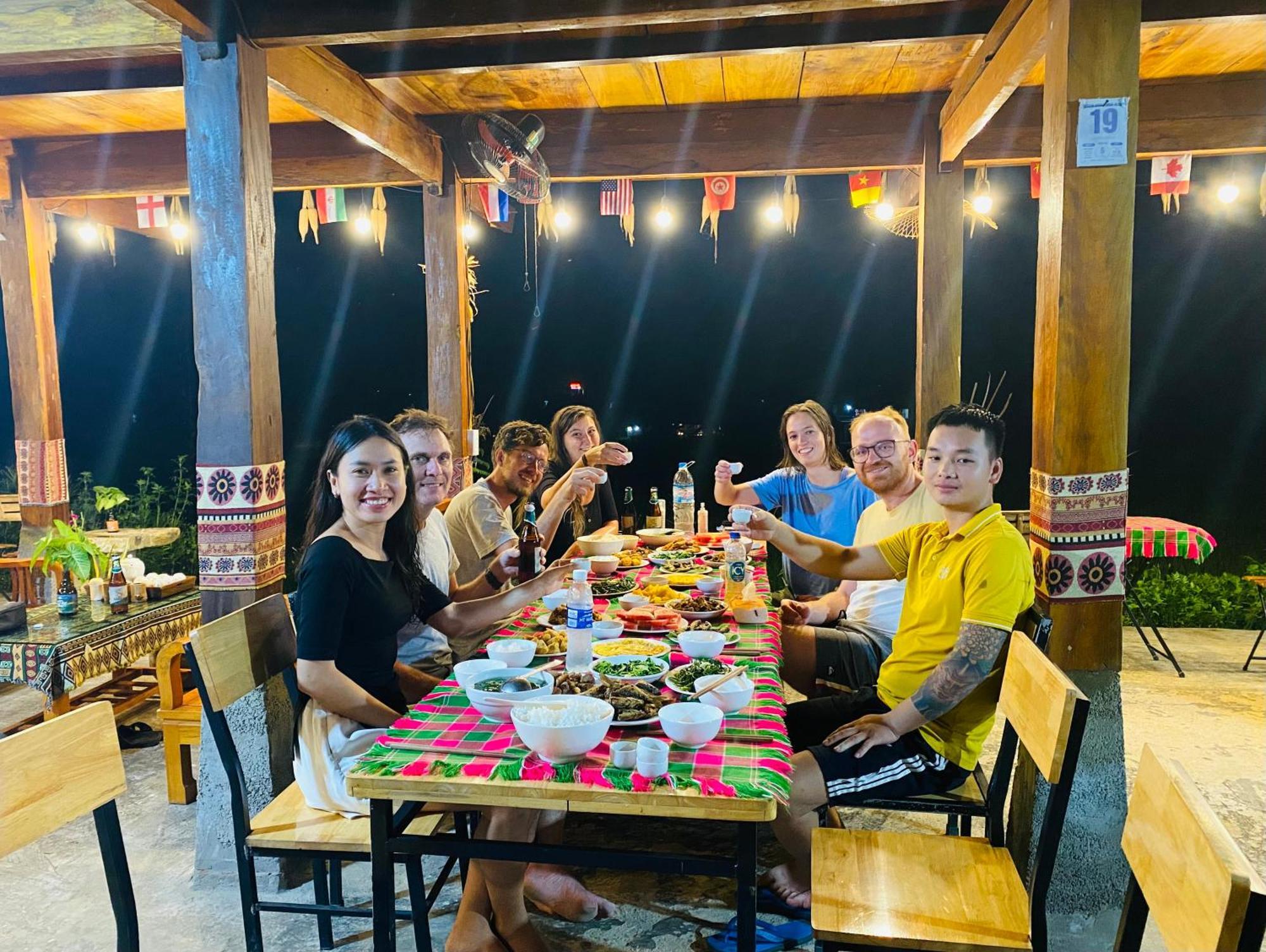 Du Gia Field View Homestay Làng Cac Eksteriør bilde