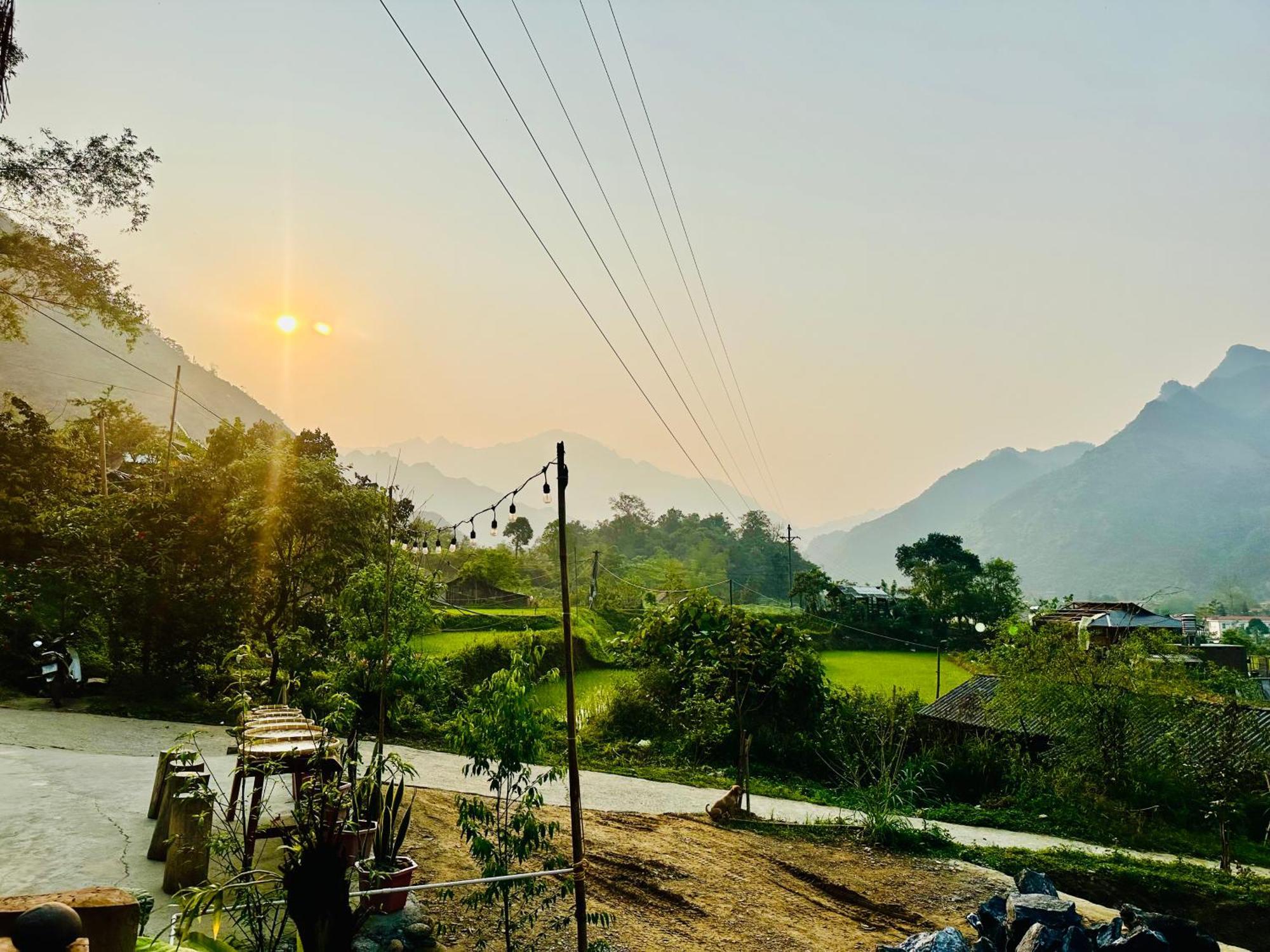 Du Gia Field View Homestay Làng Cac Eksteriør bilde