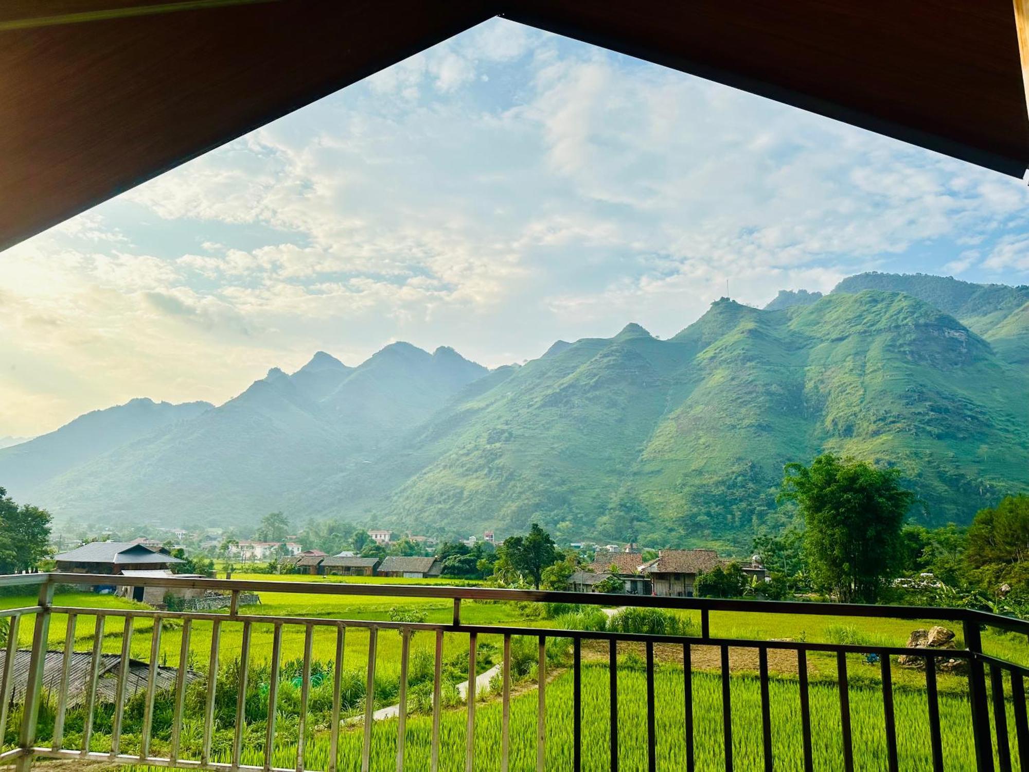 Du Gia Field View Homestay Làng Cac Eksteriør bilde