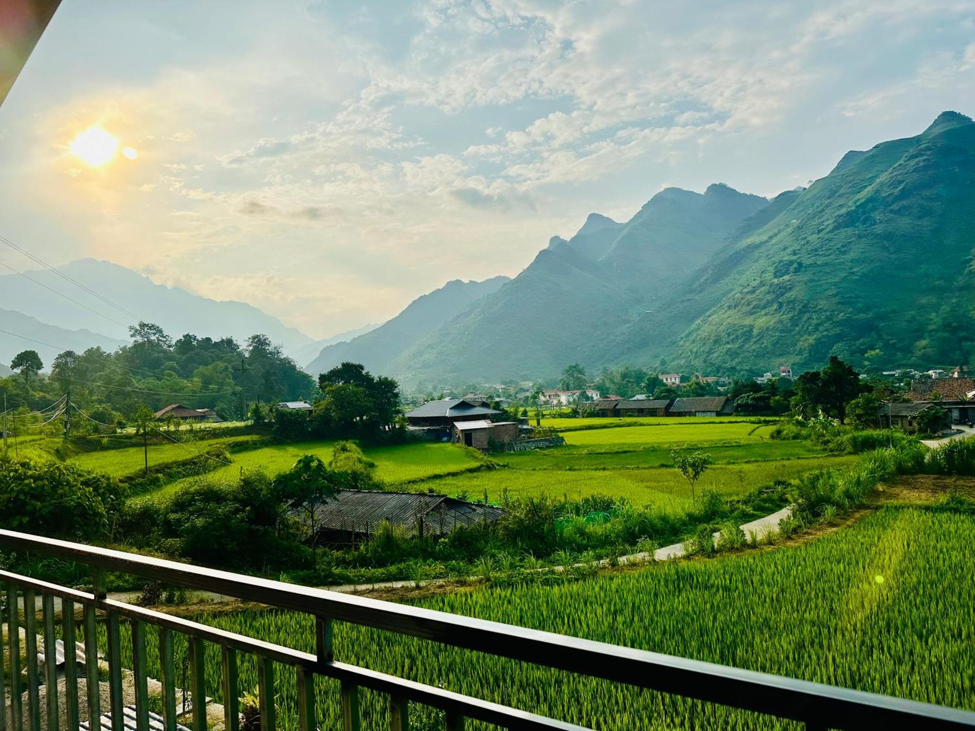Du Gia Field View Homestay Làng Cac Eksteriør bilde