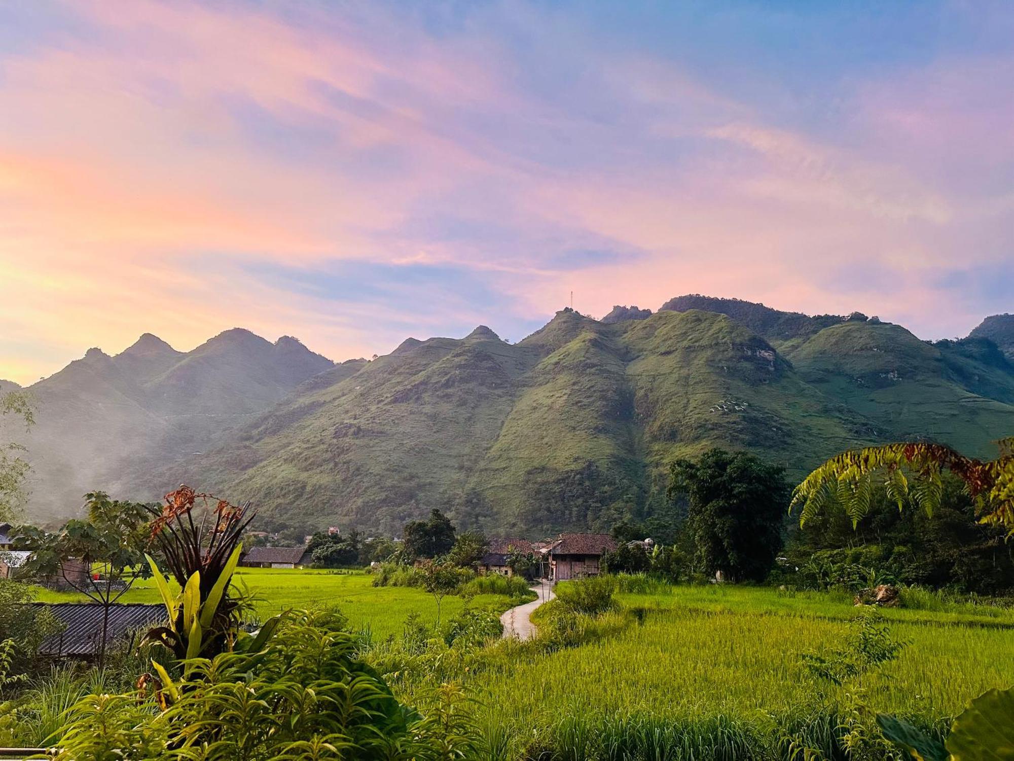 Du Gia Field View Homestay Làng Cac Eksteriør bilde